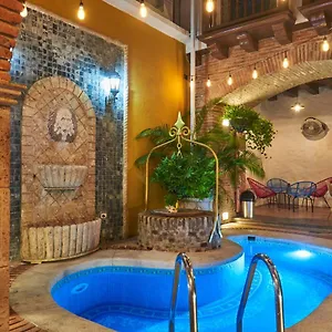 ** Hostal The Icon Capsule Colombia